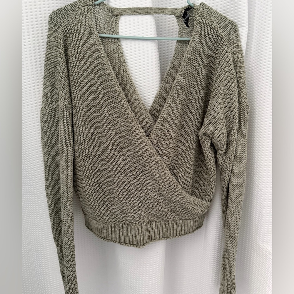 moon & madison V-Neck Knit Sweater in Gray